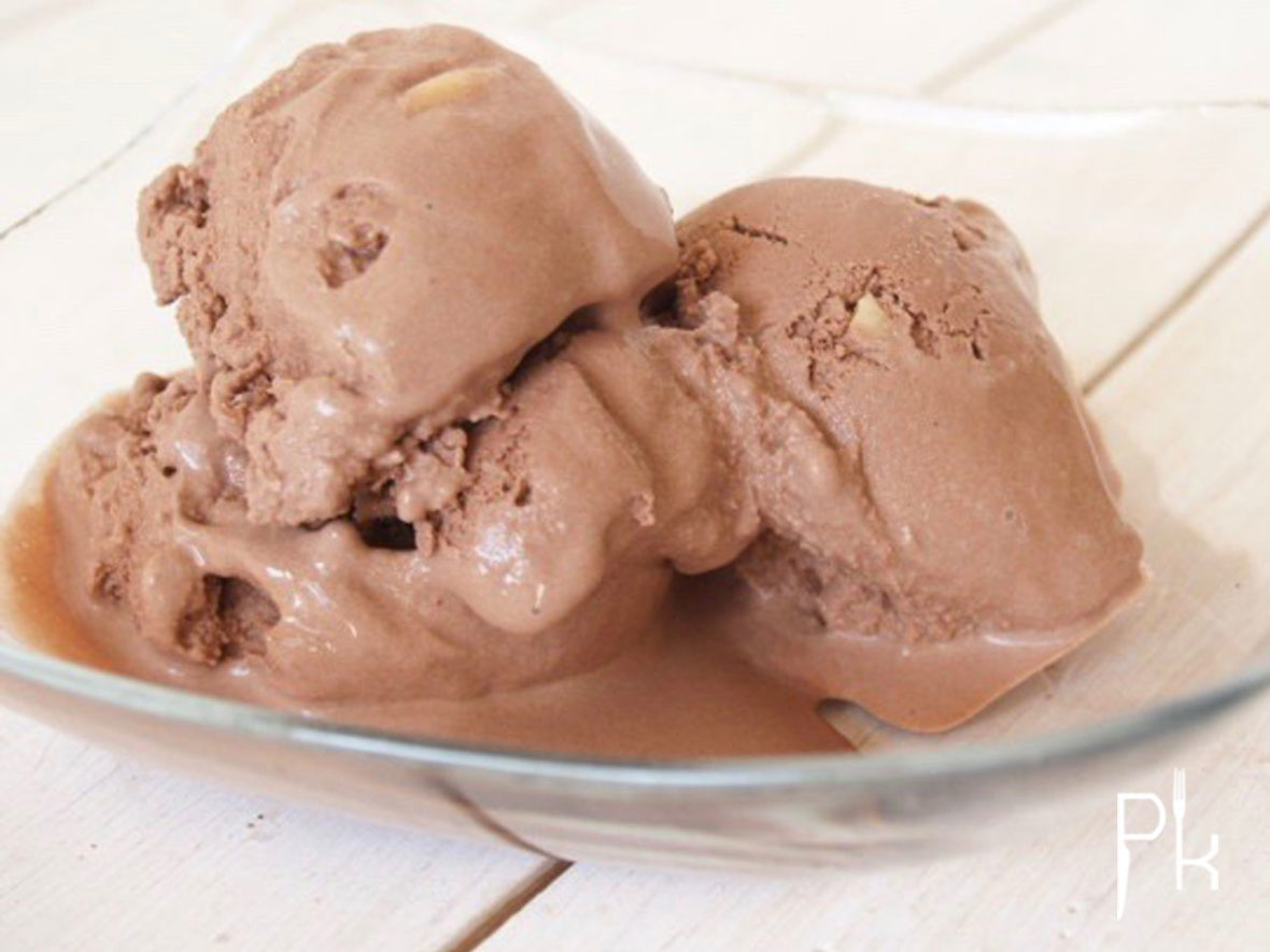 chocolade ijs met amandelen